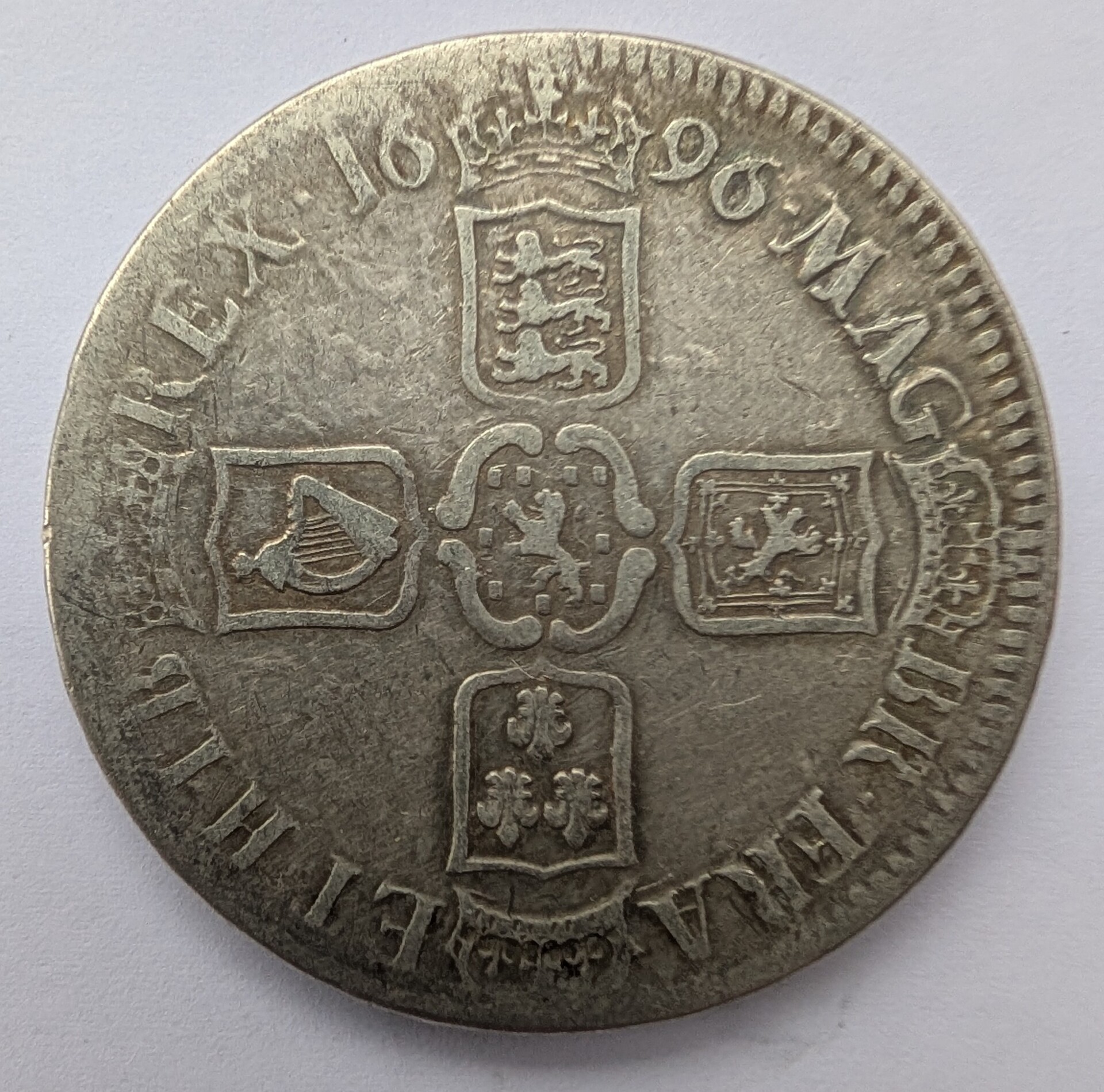 1696-crown-rev