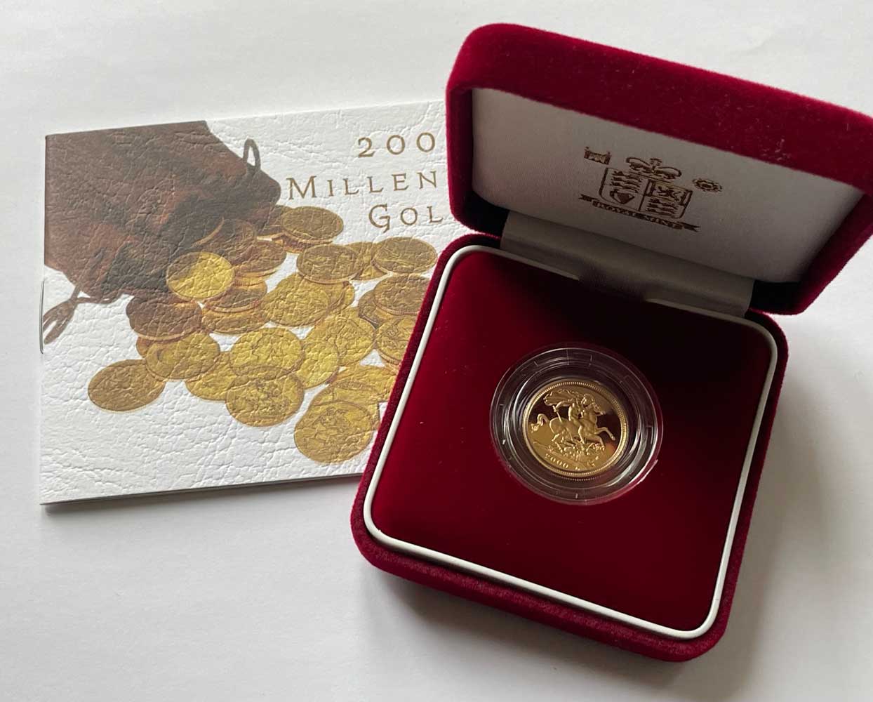 2000 gold proof half sovereign.jpg